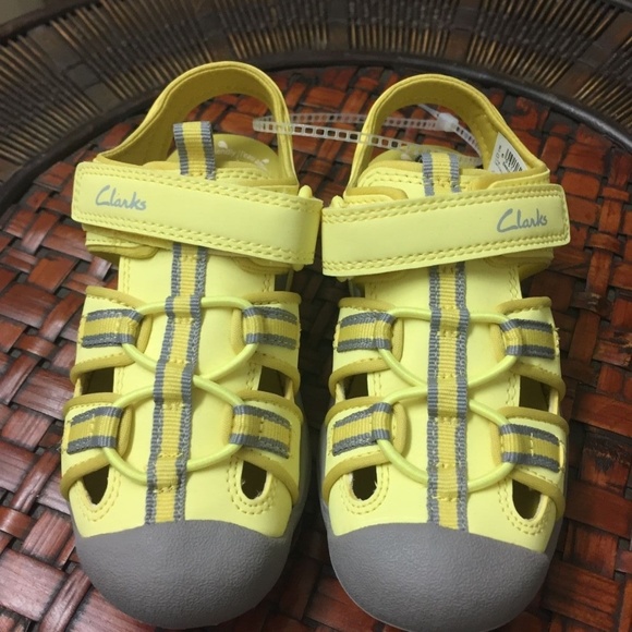 clarks beach shoes